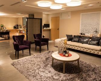 N Hotel - Taipei City - Living room