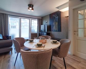 1 Bedroom Lovely Apartment In Oostende - Ostende - Essbereich
