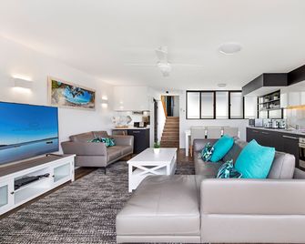 Sun Lagoon Resort - Noosa Heads - Living room