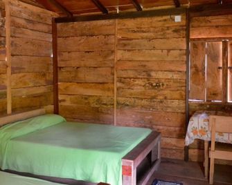 Tree house sigiri queens rest - סיגיריאה - חדר שינה