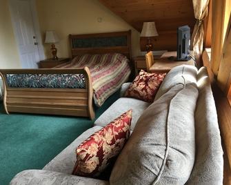 Rainbow Lake Castle Resort - Princeton - Bedroom