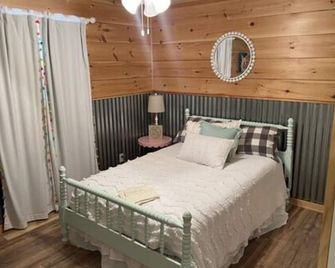 Current River Getaway/Van Buren, Mo. - Van Buren - Bedroom