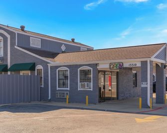 Golden Inn Dallas by Hotel O - Balch Springs - Rakennus