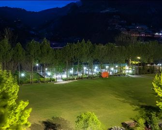Neelum View Hotel - Muzaffarabad - Building