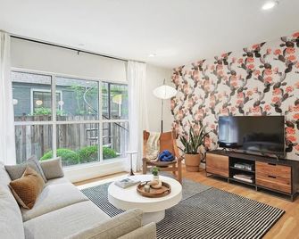 Perfect 2 Br Uptown Dallas - 達拉斯 - 客廳