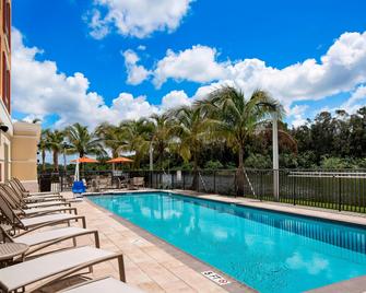 TownePlace Suites by Marriott Fort Myers Estero - Estero - Bazén