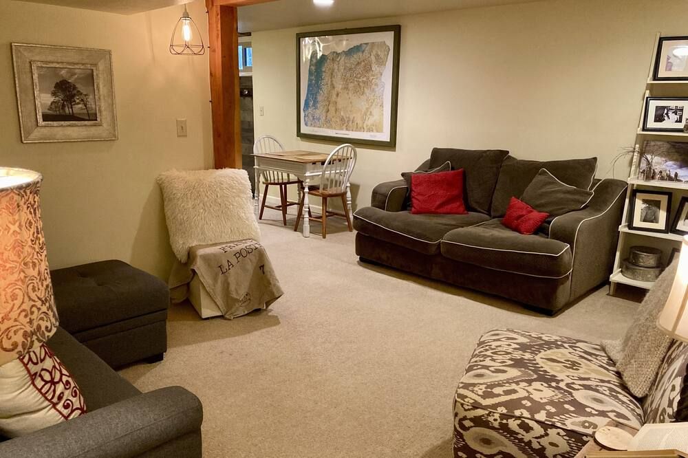 Cozy Spring Avenue Bungalow - La Grande - Sala de estar