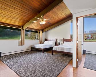 National Geographic Views 7-Bdr - Tunkhannock - Bedroom