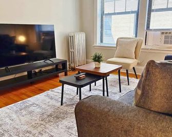 Homey Vibes Furnished 1br Apt - Chicago - Phòng khách