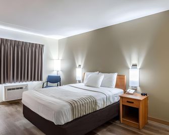 Econo Lodge Ithaca Airport - Ithaca - Schlafzimmer