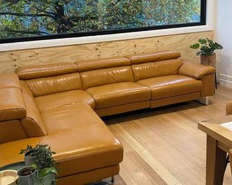 High Country Retreat - Merrijig - Living room