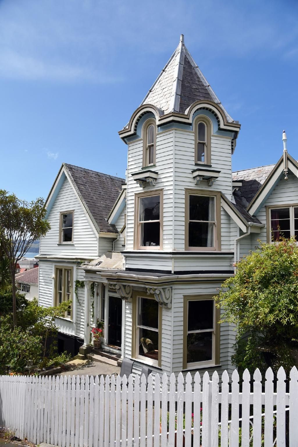 Hulmes Court - Dunedin - Budova