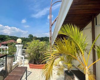 Orokasa Guesthouse - Puerto Princesa - Parveke