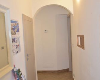 Rooms Old Port Genova - Génova - Pasillo