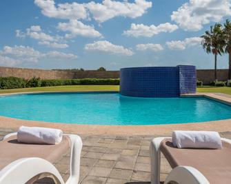 Real Inn Nuevo Laredo - Nuevo Laredo - Pool
