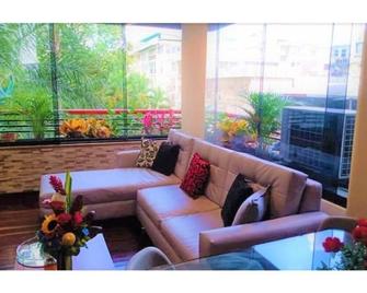 Hermoso 1Hab+2baños apartamento en el Bosque,Ccs - Caracas - Living room