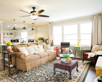 Gorgeous 2br Home In Clanton | Fast Wifi | Pet Frienddly - Clanton
