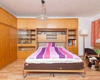 1-room apartment with terrace, garden view in a quiet, central location in Essen - אסן - חדר שינה