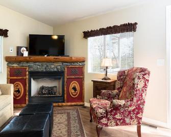 Homestead Cottages - Ahwahnee - Sala de estar