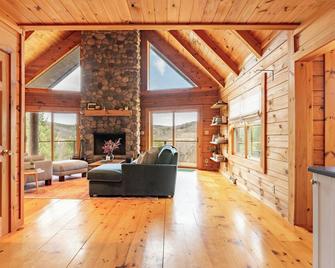 Secluded w/ Deck Views, Hot Tub, & Ping Pong | Hudson in the Berks by AvantStay - East Chatham - Living room