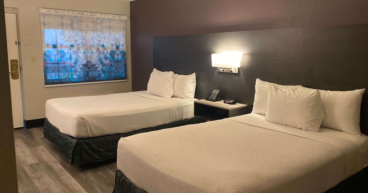 La Quinta Inn by Wyndham Bakersfield South £34. Bakersfield Hotel Deals