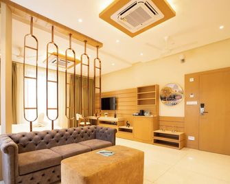 Sri Ram's Residency Kanchipuram - Kanchipuram - Living room