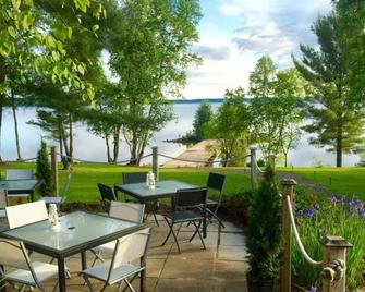Northridge Inn & Resort - Sundridge - Patio