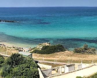 The Mimosas 600 meters from the sea - Pulsano