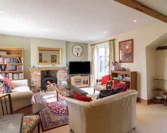 The Old Custom House - Halesworth - Living room