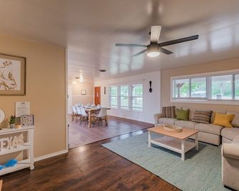 Texas Vacation Home, Game Room & Pool By Sixflags - San Antonio - Sala de estar