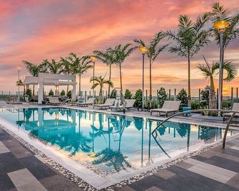 One bedroom suite Urban Retreat Freedom Three - Fort Lauderdale - Piscina