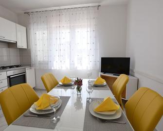 Apartments Kure - Primosten - Comedor