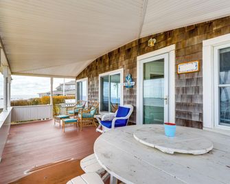 Dreamy Waterfront Westbrook Home on Private Beach - Westbrook - Balkon
