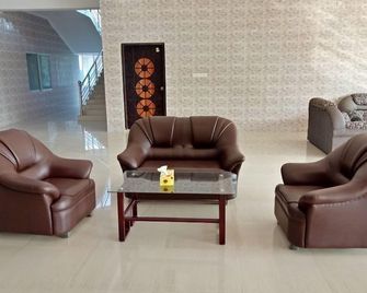 Saheb Bari Resort - Jaydebpur - Lobby