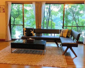 A luxurious location with a panoramic view of the / Kofu Yamanashi - Kōfu - Living room