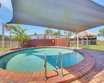 Ocean/Island View, Pool, Free Park, Modern Kitchen - Yeppoon - Басейн