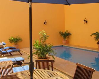 Castelmar Hotel - Campeche - Piscine