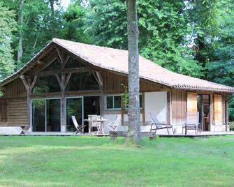 Luxury reconverted barn house classified with charm and character and large picture windows in the middle of a huge wooded park near the ocean - Messanges - Patio