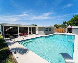 Bacolet Beach Luxe Pool Cottage - Palm Beach Gardens - Pool