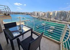 2 Bedroom Seafront Duplex Penthouse in the heart of Spinola Bay - St. Julian's - Balcony