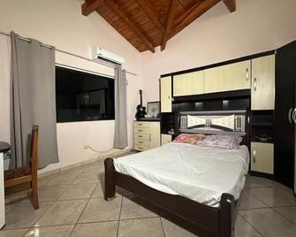 Spacious and comfortable apartment with barbecue and bathtub - Ciudad del Este - Bedroom