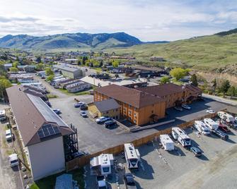 Travelodge by Wyndham Gardiner Yellowstone Park North - Gardiner - Gebäude