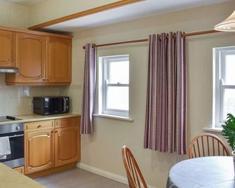 Courtyard View - Keswick - Kitchen