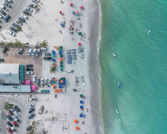 Walk to the Beach - Sunset Studio 5706 - Bonita Springs - Beach