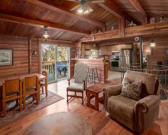 Creekside Cabin - Fairmont Hot Springs - Living room