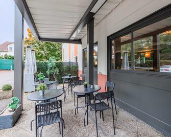 B&B HOTEL Mulhouse Dornach - מולהאוס - פטיו