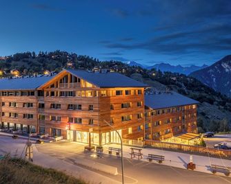 Swisspeak Resorts by Pierre & Vacances Premium Vercorin - Chalais - Будівля