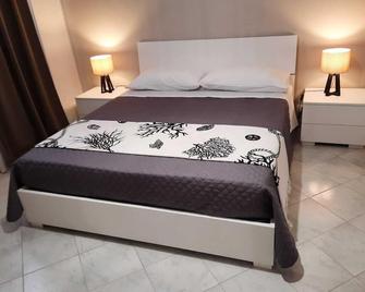 Casa Vacanze le Palme Netine - Noto - Bedroom