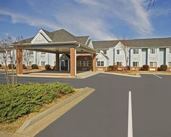 Americas Best Value Inn & Suites Mcdonough - McDonough - Bygning