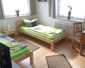 Ferienwohnungen, Monteurwohnungen & Pension Fewo Helmstedt - Helmstedt - Camera da letto